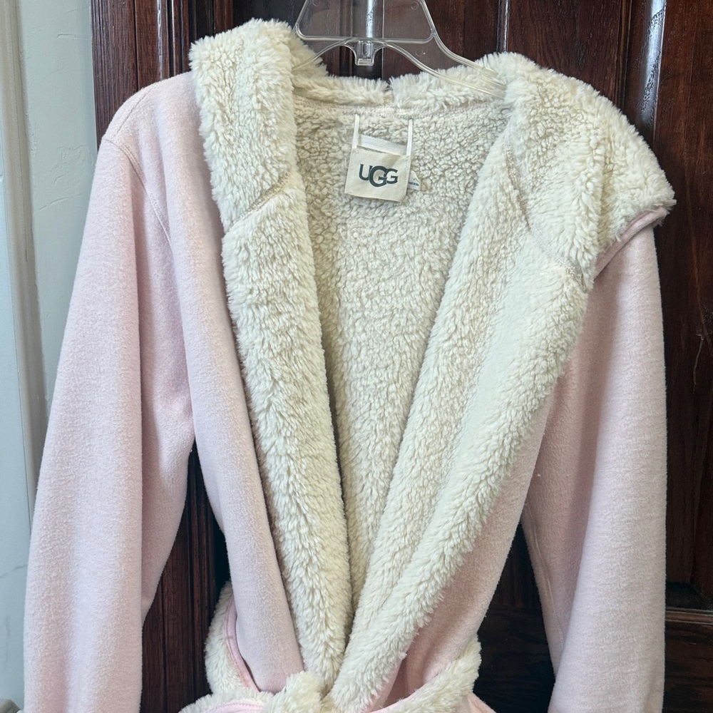 UGG Blush Pink Fleece Robe with Cream Lining